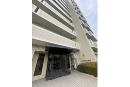 コスモ守山四番館　天然木フルリノベーションの外観