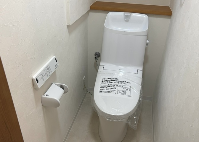 トイレは大きさや形、機能、抗菌性などが異なる多種多彩なタイプが各メーカーから出ています。それぞれに良さがあるため、事前にどういったタイプのトイレがいいのかをご家庭内で決めて、内見に行くといいでしょう。