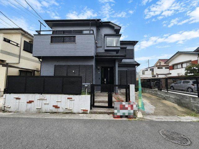 南道路に面し陽当り良好！全室6帖以上・全居室に収納がある4LDK！1階に水回りの集中した家事ラク動線です！