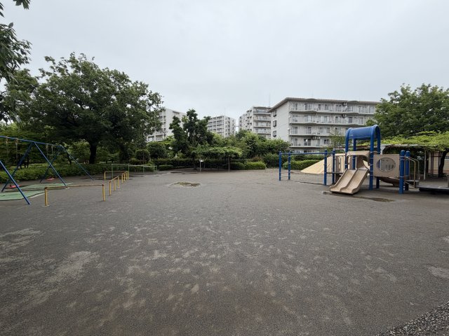 館第4児童公園まで徒歩約7分。