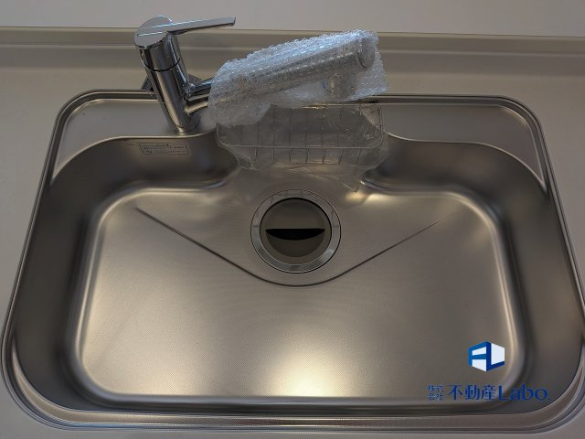 【キッチンシンク（2号棟）】　浄水器一体型の伸縮ノズルシャワーヘッド♪おそうじの時も隅々まで洗い流せます！
