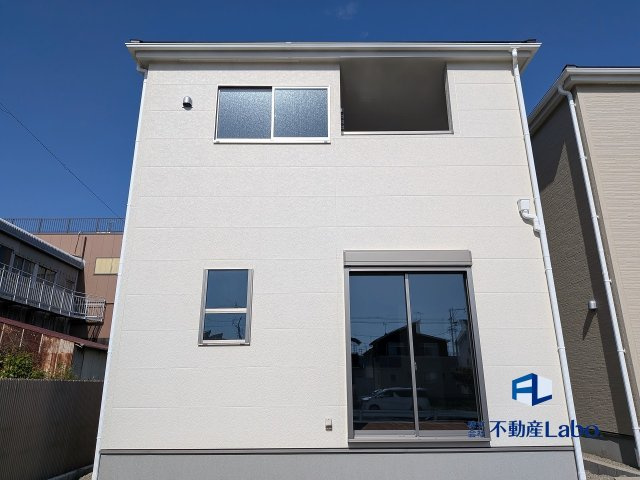 【外観（2号棟）】　太陽の光が建物全棟で受け止めます♪