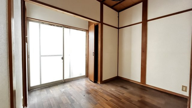 1階LDKに隣接している洋室です。