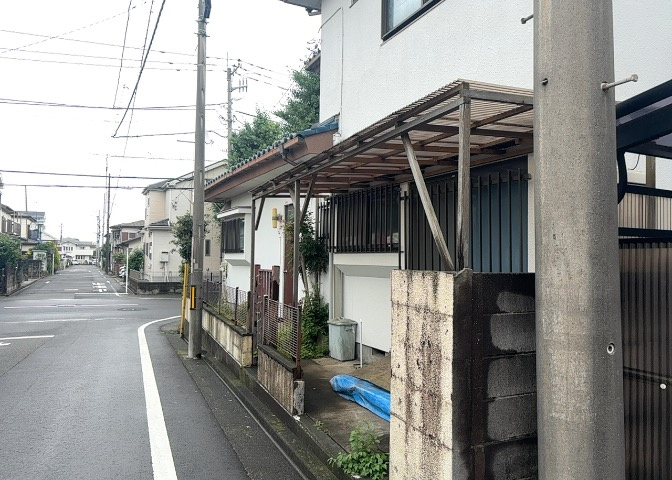 眺望の良さを楽しめるダイニングキッチンで家族団らんの時間を過ごしてはいかがでしょうか。バルコニーから見える景色を家族で眺める時間は、時間が経つのを忘れてしまいそうですね。是非、現地を見に行きましょう！