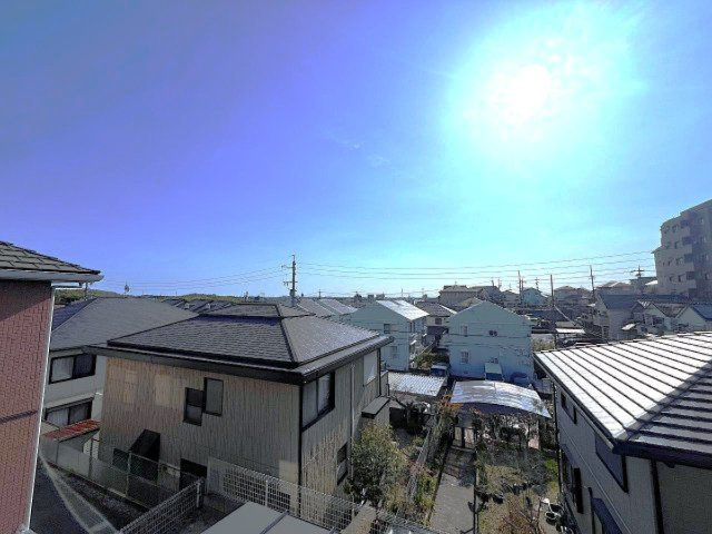 2階バルコニーからの眺望です。南垂れで陽当たり・眺望良好です