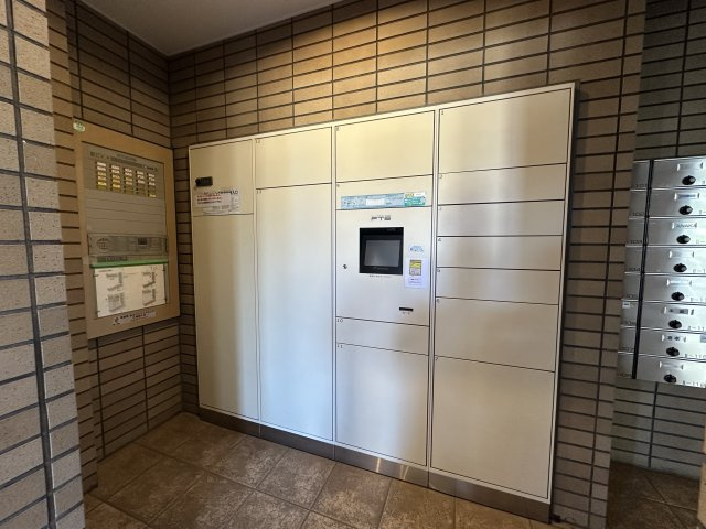不在時にもあると大変便利な宅配ボックスを完備。
