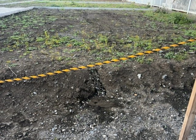 土地の形が極端に長細かったり、狭小地、あるいは道路との高低差がある傾斜地だった場合、後々売ろうとしても買い手がつかない場合もあります。後々、売却することになった時に価値の下がらない土地を選びましょう。