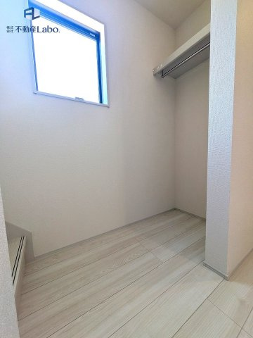 ●収納●　大容量の収納スペースを確保☆　ハンガーパイプ付きで衣類の整理整頓もらくらくです♪