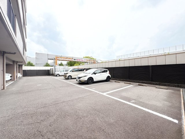 駐車場になります♪