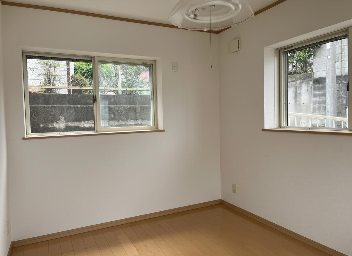※本画像は家具・荷物をCG加工により消去したものです。コンパクトながら使いやすい洋室。書斎や子ども部屋など多用途に活用可能です。