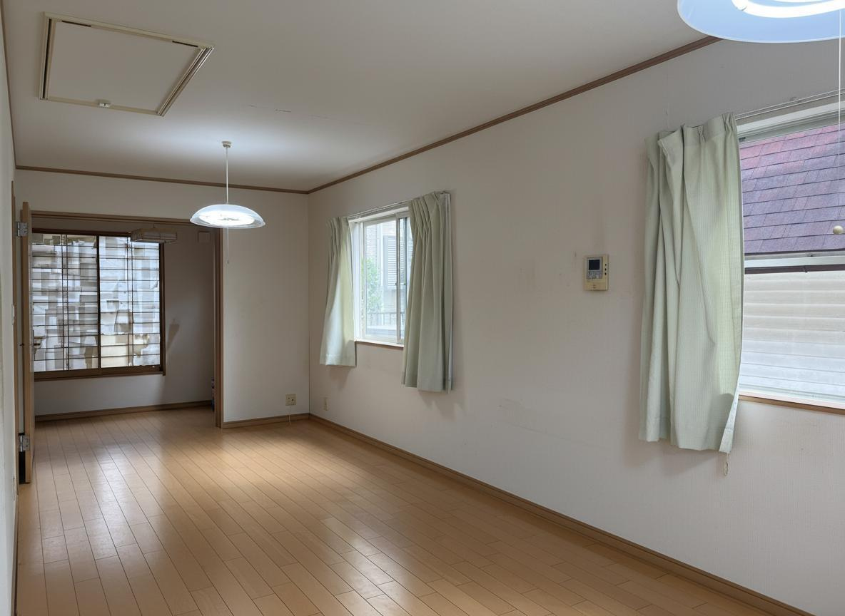 ※本画像は家具・荷物をCG加工により消去したものです。奥行きのあるLDKでゆったり過ごせます。ダイニングとリビングの空間わけもしやすい間取りです。