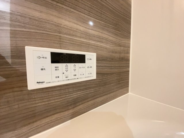 【新品】簡単操作のリモコン付き