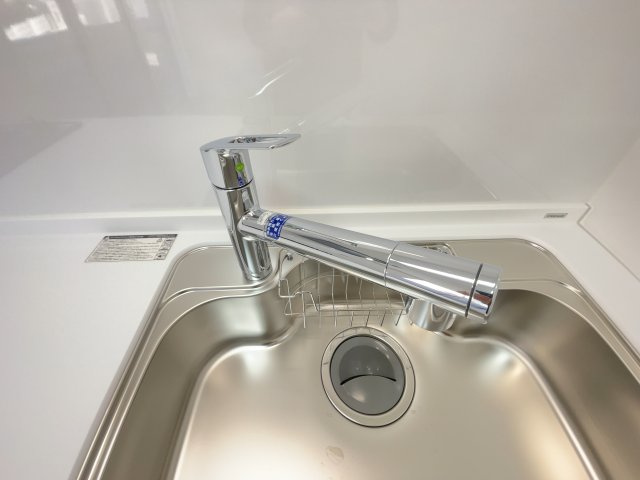 【新品】綺麗な美味しい水で健康的に！カートリッジ式浄水器付きです♪