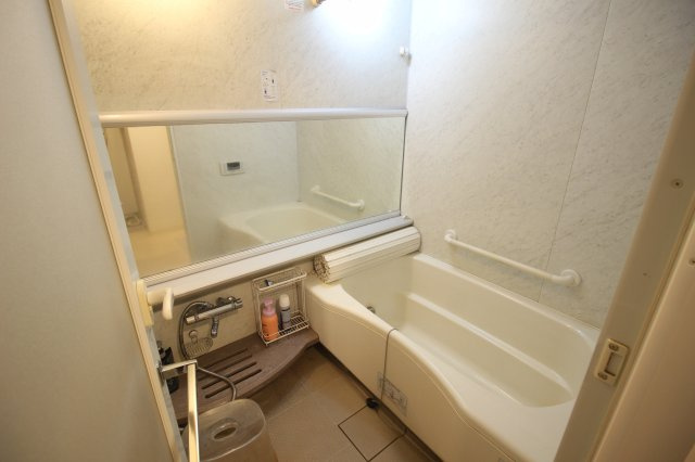 室内も状態良好。そのままでもお住まいになれるクオリティてす。ご見学の際はお気軽に申し付けください。