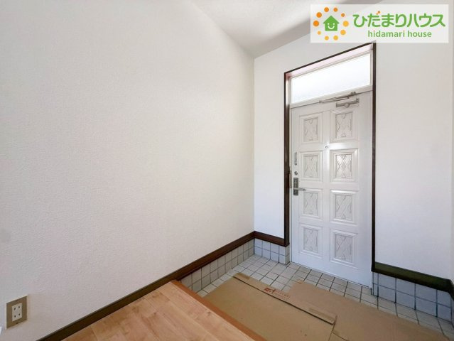 玄関がひろいので親子で並んで仲良く靴が履けますね(^^)/