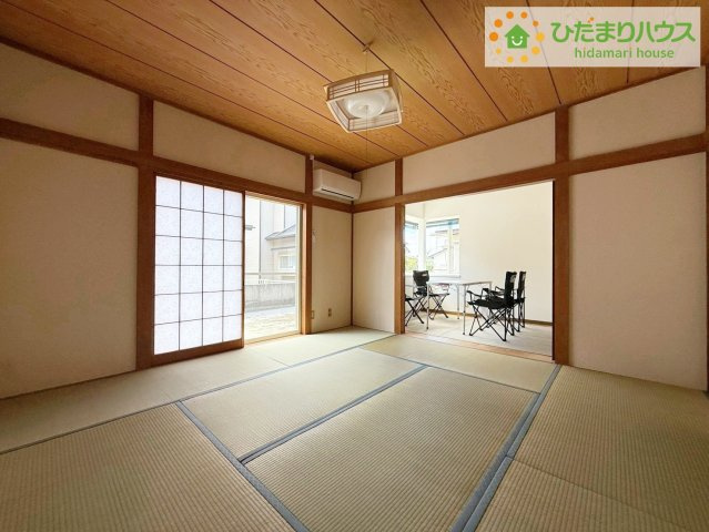扉を閉じれば来客用のお部屋として。開いて広い空間を作れば、お子様の遊び部屋として使えます！