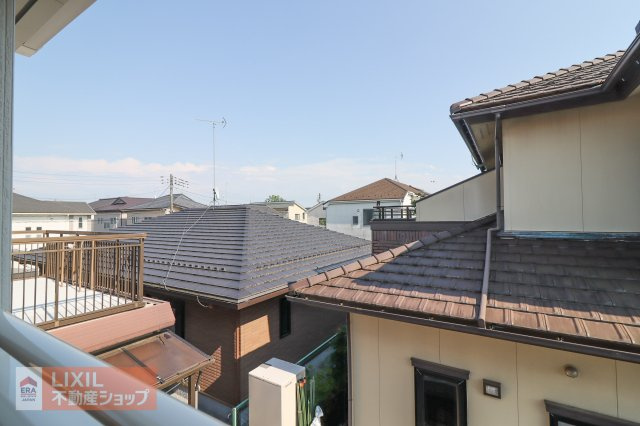 バルコニーからの眺望です。バルコニーで青空をあおぐひと時は、暮らしのちょっとしたスパイスです。