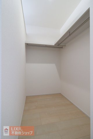 物をしまう場所が確保できるため、家の中が散らからず広々と快適に暮らすことができます。