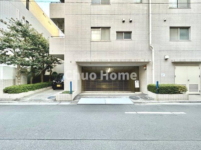【敷地内駐車場】最新の空き状況や費用などの詳細は担当スタッフまでお問い合わせください。