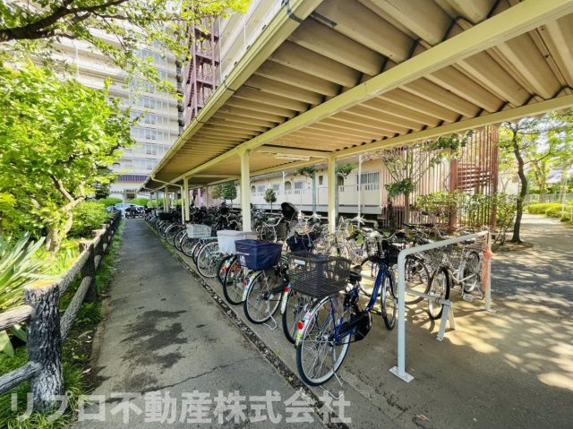 駐輪場は豊富にあります
