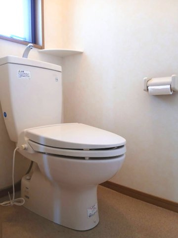 2階にもトイレがあり、忙しい朝も安心です！