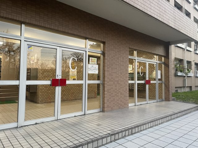 中津リバーサイドコーポはA～D棟まであるマンモスマンション。こちらの物件はC棟にございます。　