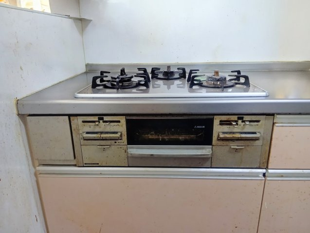 三口コンロで料理作りが捗りそうですね！　