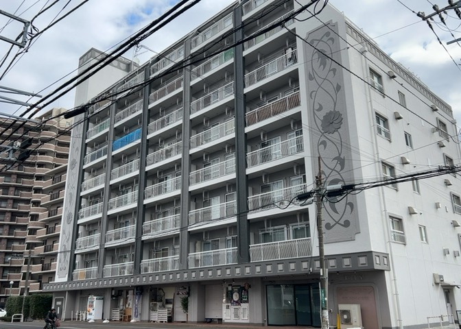 ＳＲＣ造は強度や耐震性の面でもRC造と比べて優れています。そのため、10階建以上の高層または超高層マンションなどの建築にも多く採用されています。柱や梁などのサイズが小さくても高い耐震性を確保できます。
