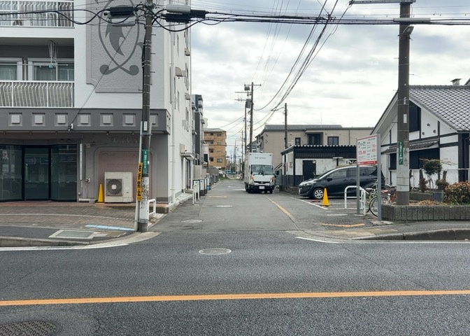 眺望を気にして物件を探す場合、前面に建物が建っていないか現地で確認しましょう！前面に建物があると景色はもちろん、日当たりや風通しにも影響が出てきます。住んだ時のことを想像しながら現地見学をしましょう。