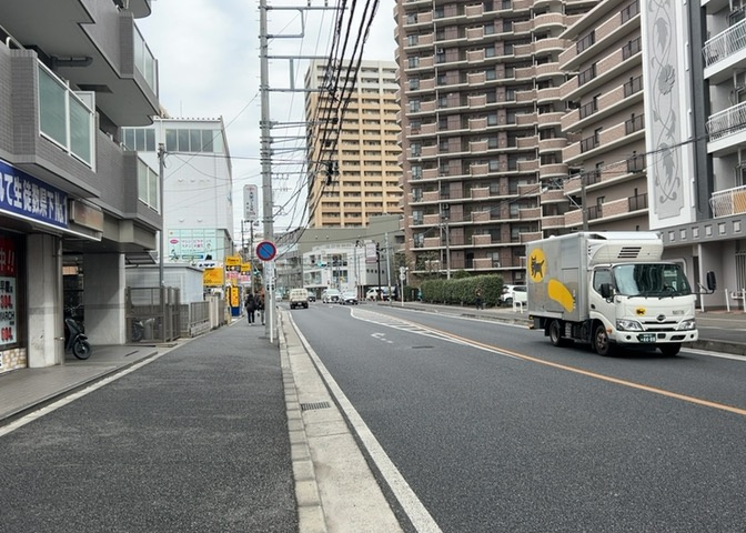 眺望の良さを楽しめるダイニングキッチンで家族団らんの時間を過ごしてはいかがでしょうか。バルコニーから見える景色を家族で眺める時間は、時間が経つのを忘れてしまいそうですね。是非、現地を見に行きましょう！