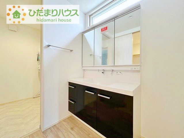 シンプルで使い勝手の良い独立洗面台！