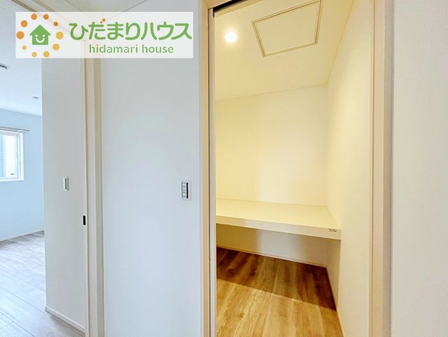 こたつや扇風機などの季節物もポンポンしまえる大容量の納戸付き♪