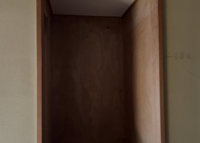 デザイン性を重視しすぎて収納が少なかった！なんてことにならないため、事前に現地で収納の数を確認しておくことをお勧めします。クローゼット以外にも床下収納や屋根裏収納、パントリーなどもチェックしましょう。