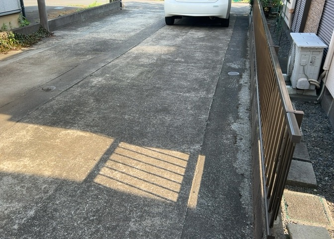 駐車場と明記されていても、最小スペースでつくられた駐車場だと大型車は駐車できなかったり、出入りしにくくなったりする可能性があります。お車のサイズと購入したい物件の駐車場のサイズを現地で確認しましょう。