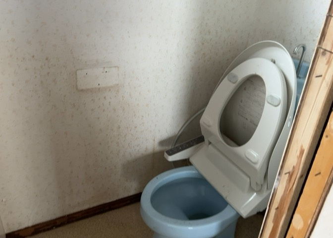 トイレは大きさや形、機能、抗菌性などが異なる多種多彩なタイプが各メーカーから出ています。それぞれに良さがあるため、事前にどういったタイプのトイレがいいのかをご家庭内で決めて、内見に行くといいでしょう。