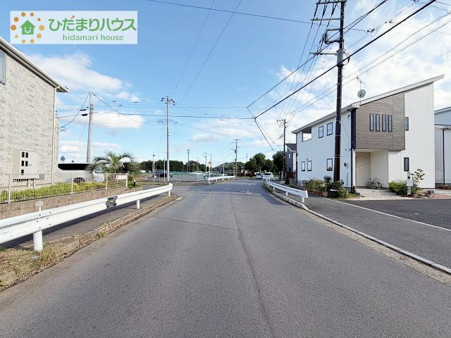 小学校まで徒歩圏内のため安心して生活できます。