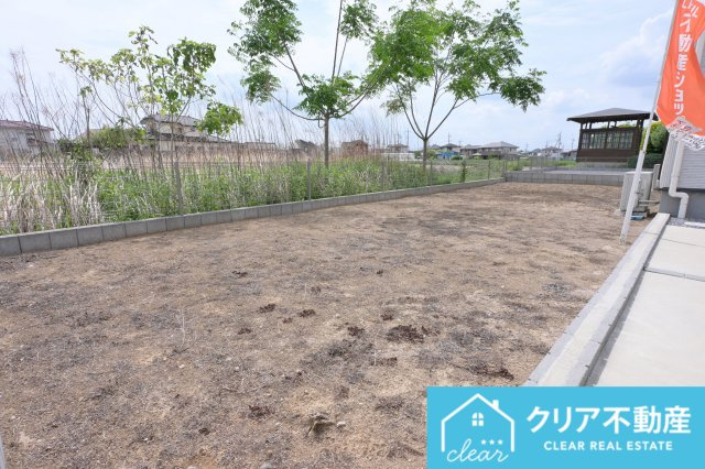 広々としたお庭は人工芝を敷いたり家庭菜園を楽しむのもいいですね♪