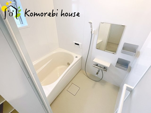 コンパクトで使いやすいお風呂です