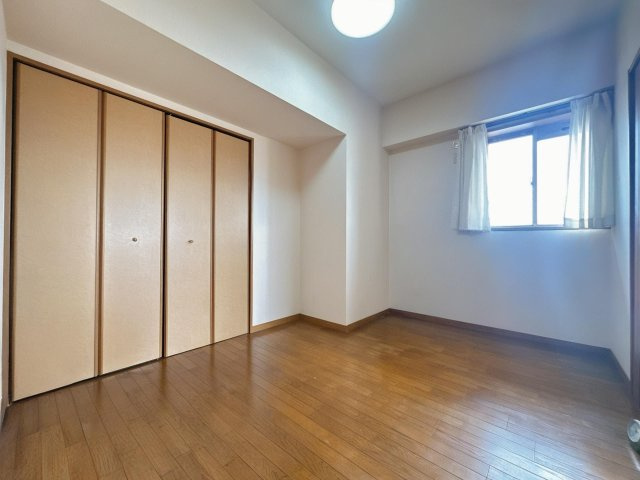 北西側洋室／5．8帖／クローゼット付き