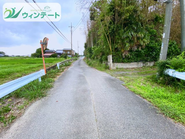 周辺は落ち着いた住環境。現地の雰囲気もぜひご覧ください。
