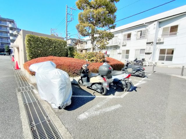 【バイク置き場】