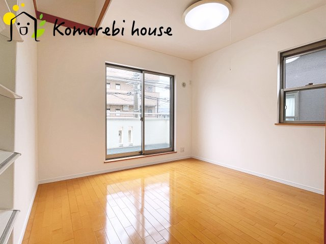 使い勝手のいい寝室です