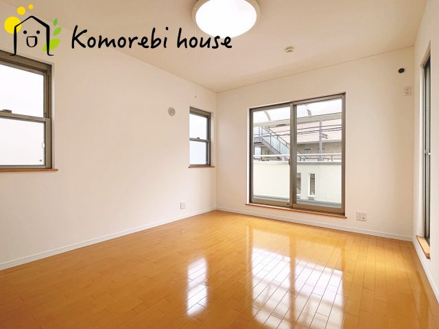 使い勝手のいい洋室です