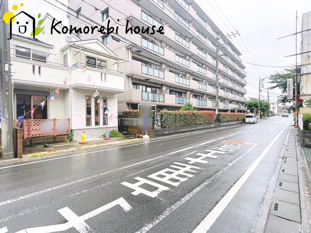 前面道路含む現地写真です