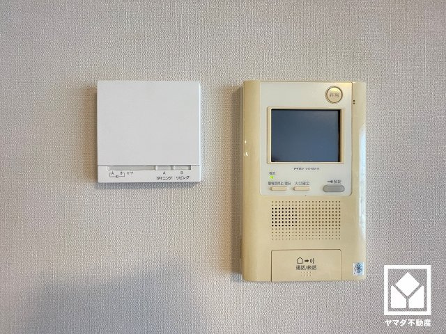 LD床暖房付きで、寒い冬でも足元ポカポカ。ホコリを巻き上げないのでお子様のいるご家庭にもおすすめです。エアコンの風が苦手な方や、アレルギー体質の方も快適にお住まいいただけます。