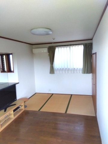 2階　一部畳敷きです