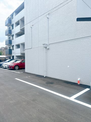 毎日の移動に便利な敷地内駐車場◎