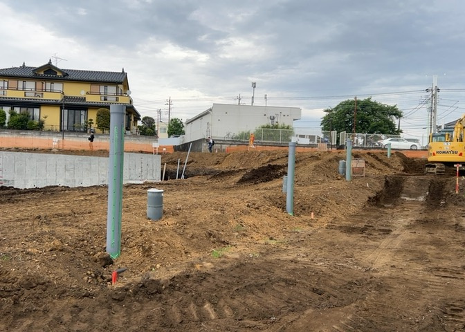 土地を買う際、住む地域の自治体や福祉の補助制度にも注目してみましょう。子供や老人の医療補助やゴミ出しのルールなど、自治体によってルールに大きな違いがあるため、暮らしやすい土地で判断するとよいでしょう。