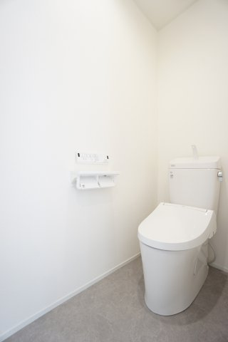 3階の温水洗浄便座付きトイレ交換ずみ！セカンドリビングの生活も困りません！