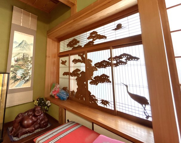 繊細な飾り障子や欄間は圧巻